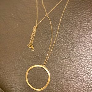 Gold circle necklace